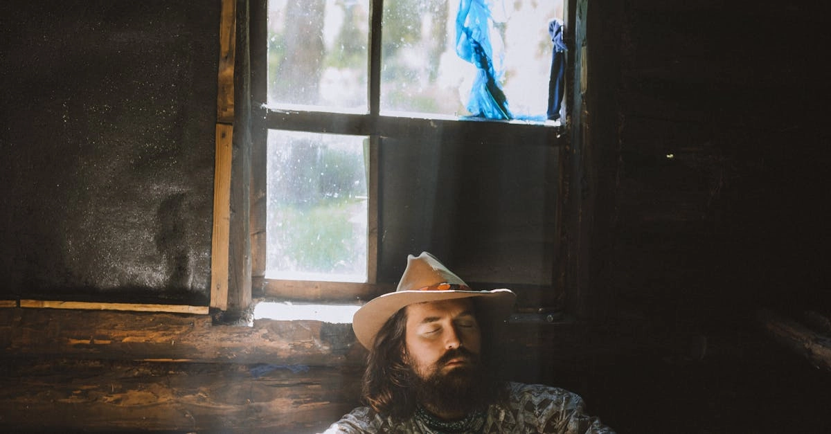 Игровой уголок в доме оформленный в стиле Дикого Запада с винтажной мебелью