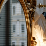 Игровая эстетика в интерьере с элементами античной мифологии